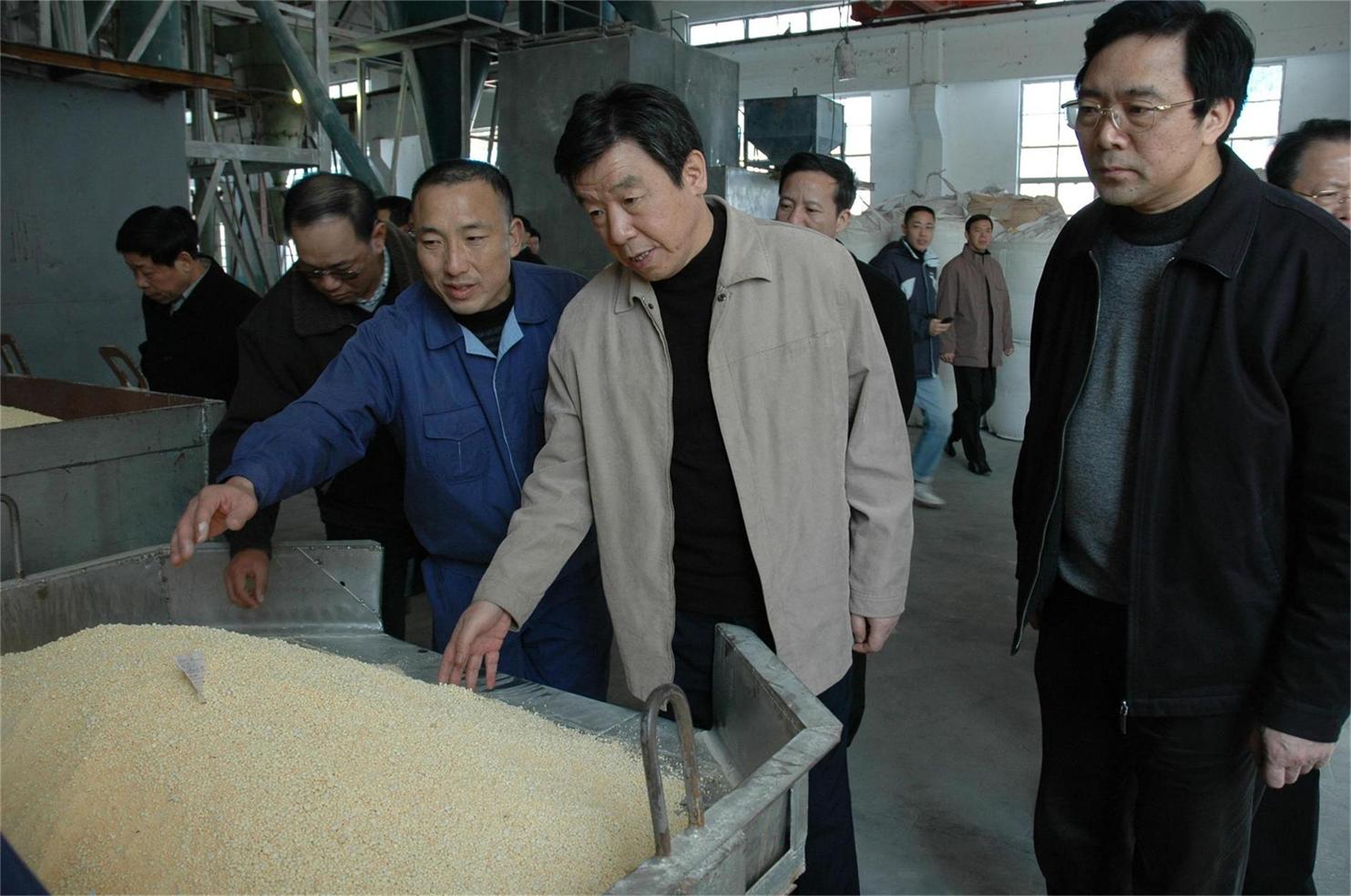 全国政协副主席卢展工（时任福建省省委书记）莅临AG尊龙凯时调研指导-cbfd4de8-87b4-49a3-9762-0bf0a2bbe756.jpg