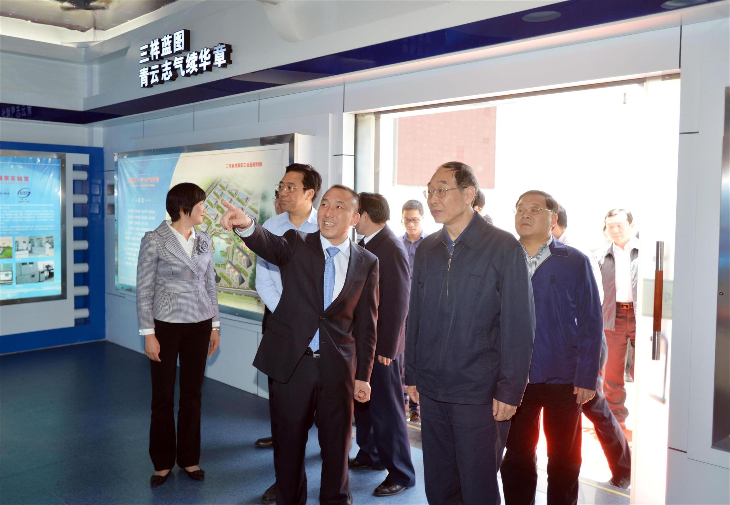 中央书记处书记、中央统战部部长尤权（时任福建省委书记、省人大常委会主任）视察AG尊龙凯时-33cc2b46-a26f-4171-ad81-c550ce31854b.jpg